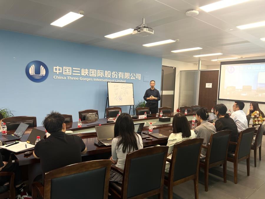 附件1：图片-周志伟教授开展专题讲座(1)